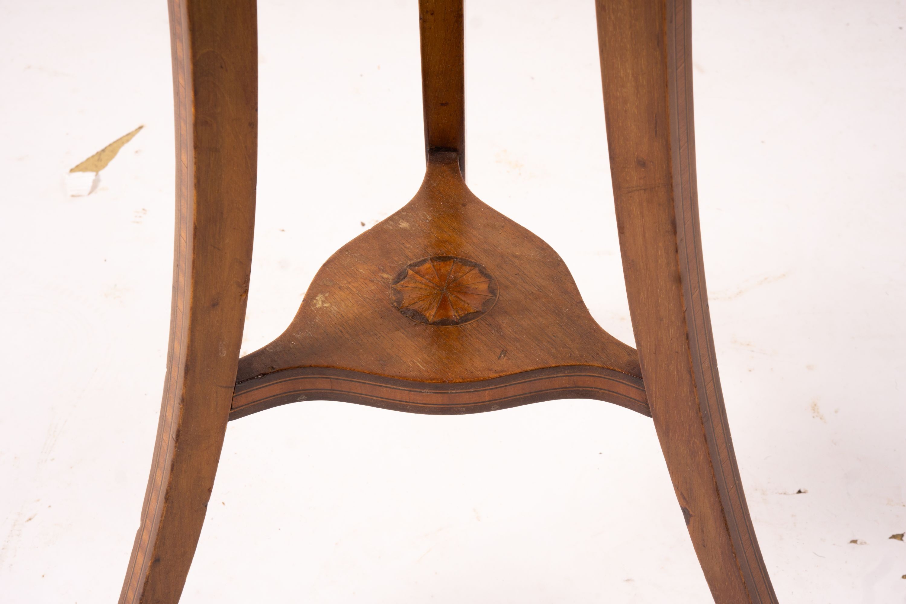 An Edwardian mahogany jardiniere stand, height 91cm